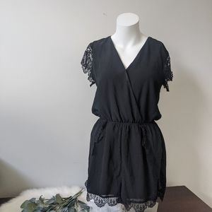 Alya Sz S Black Lace Cap Sleeve Romper